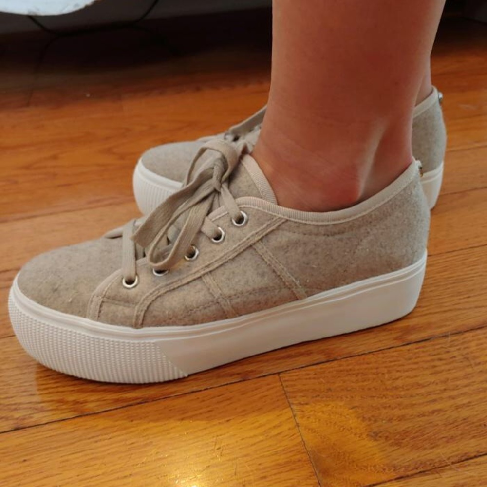 Steve Madden Emmi sneakers size 7